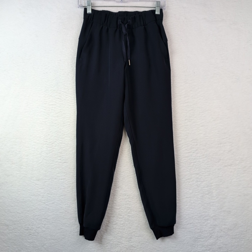 Lululemon On The Fly Jogger Womens 2 Navy Blue 28" Inseam Performance Casual